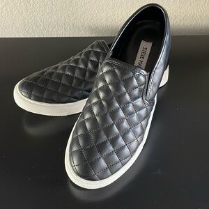 Steve Madden Black Quilted Loafer
